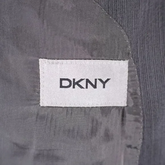 Dkny 2 Wool Gray Striped 2 Button Piece Suit 40R Or Slim 42R 35/31 Mid Rise Flat